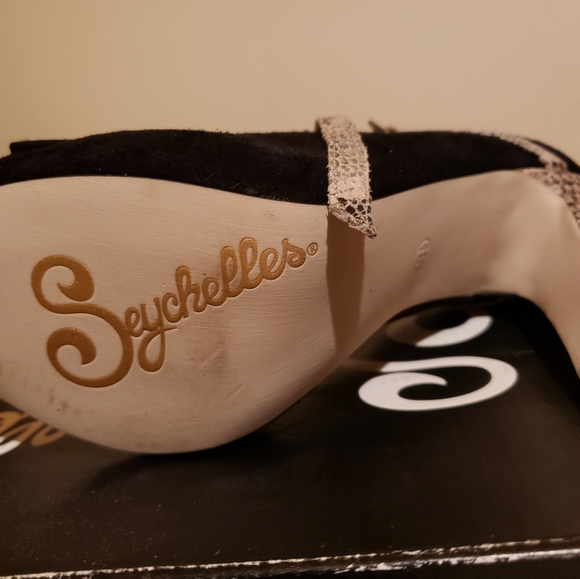 Peep toe heel - Picture 2 of 3